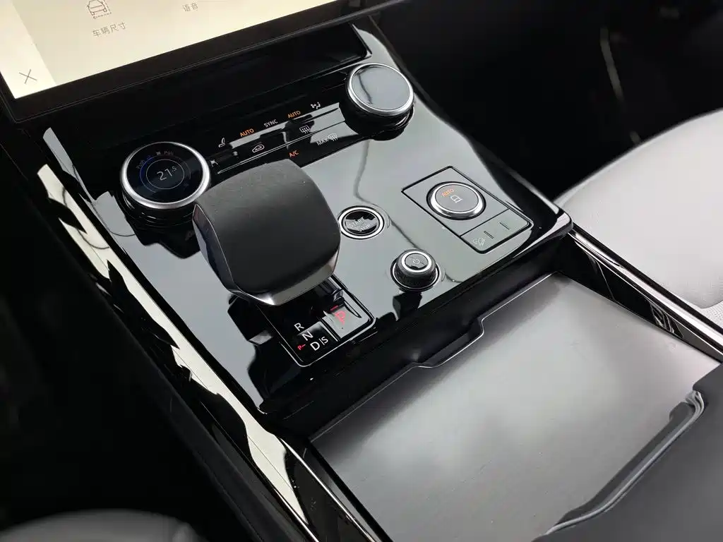 Land Rover Range Rover Sport 2023 — фото 19