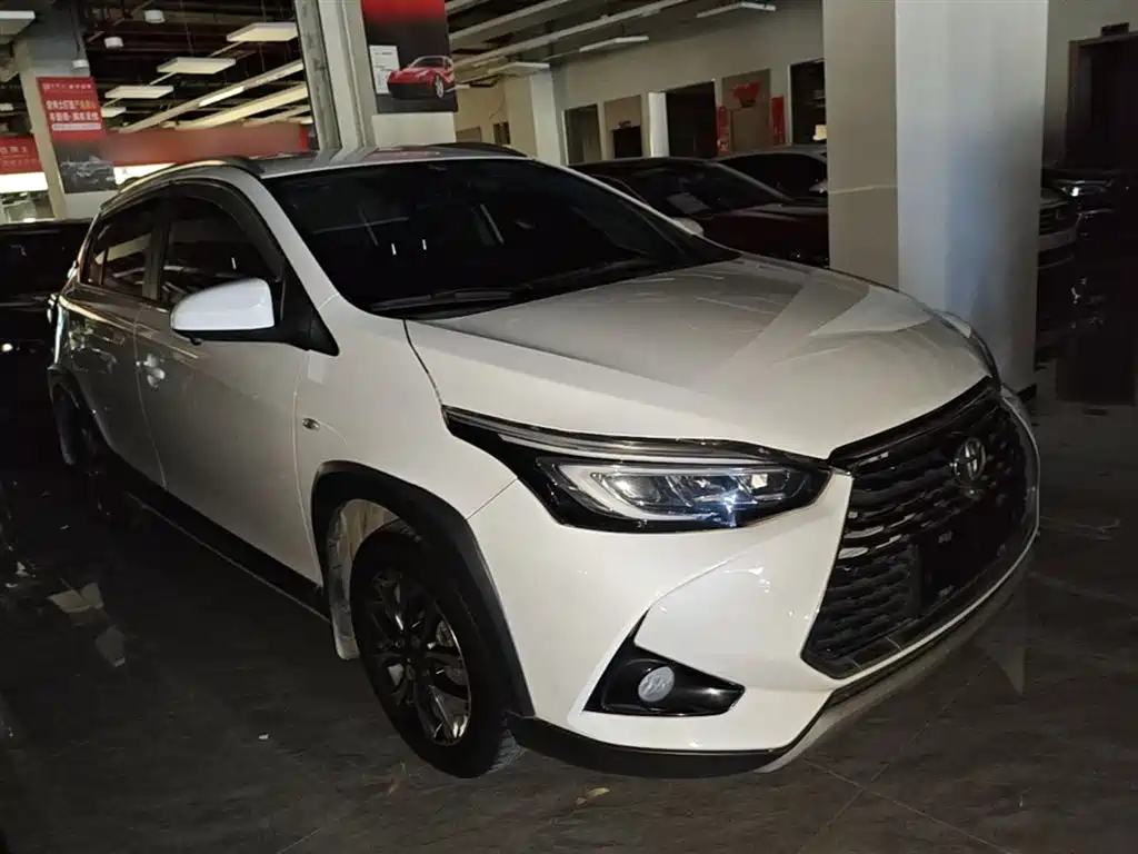 Toyota Yaris L 2022 — фото 4
