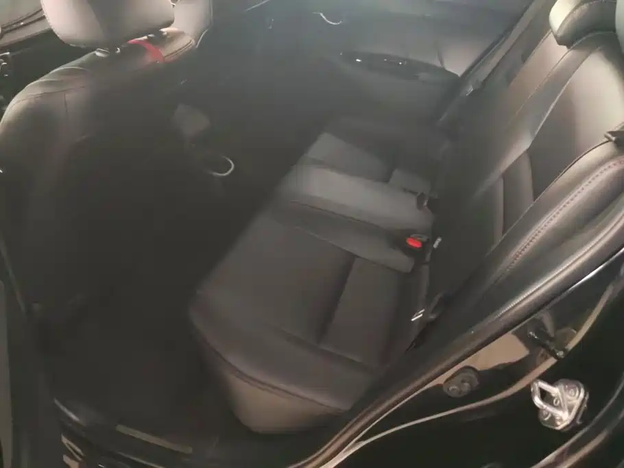 Toyota Yaris L 2021 — фото 11