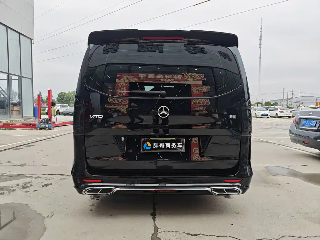 Mercedes-Benz Vito 2023 — фото 13