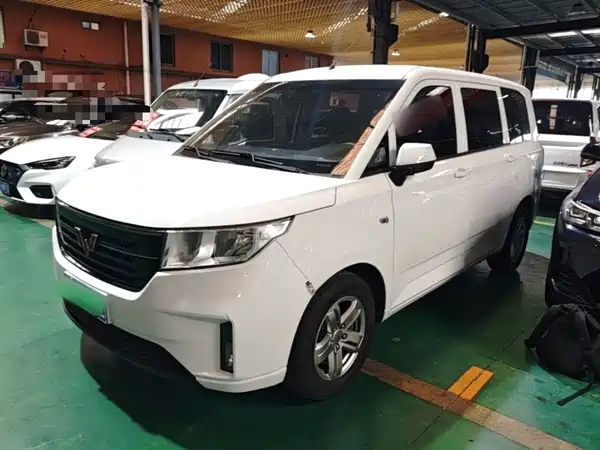 Wuling Hongguang PLUS 2020