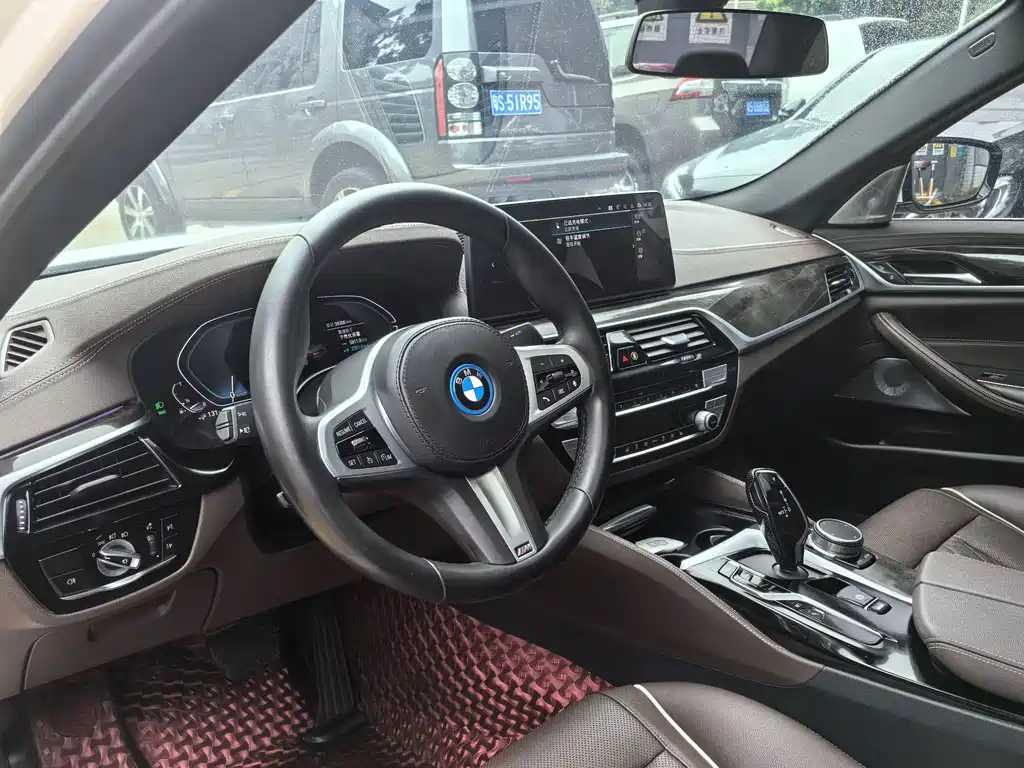 BMW 5 Series New Energy 2022 — фото 12