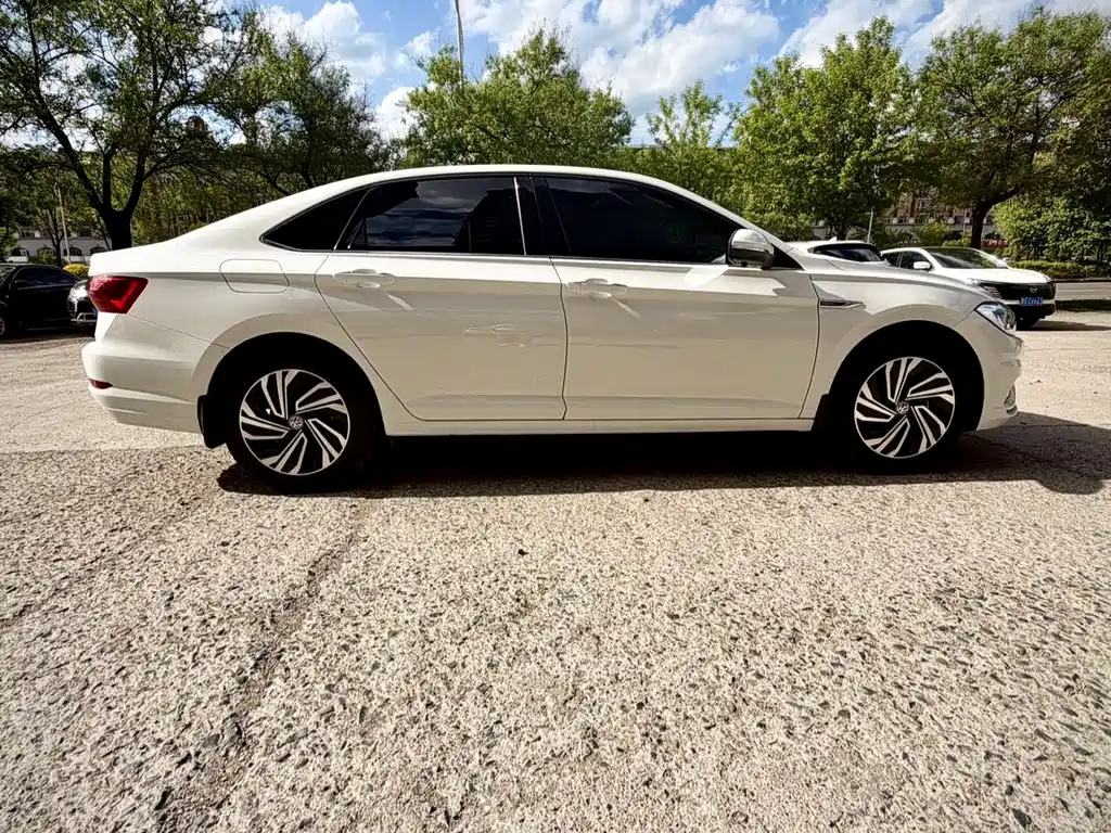 Volkswagen Sagitar 2022
