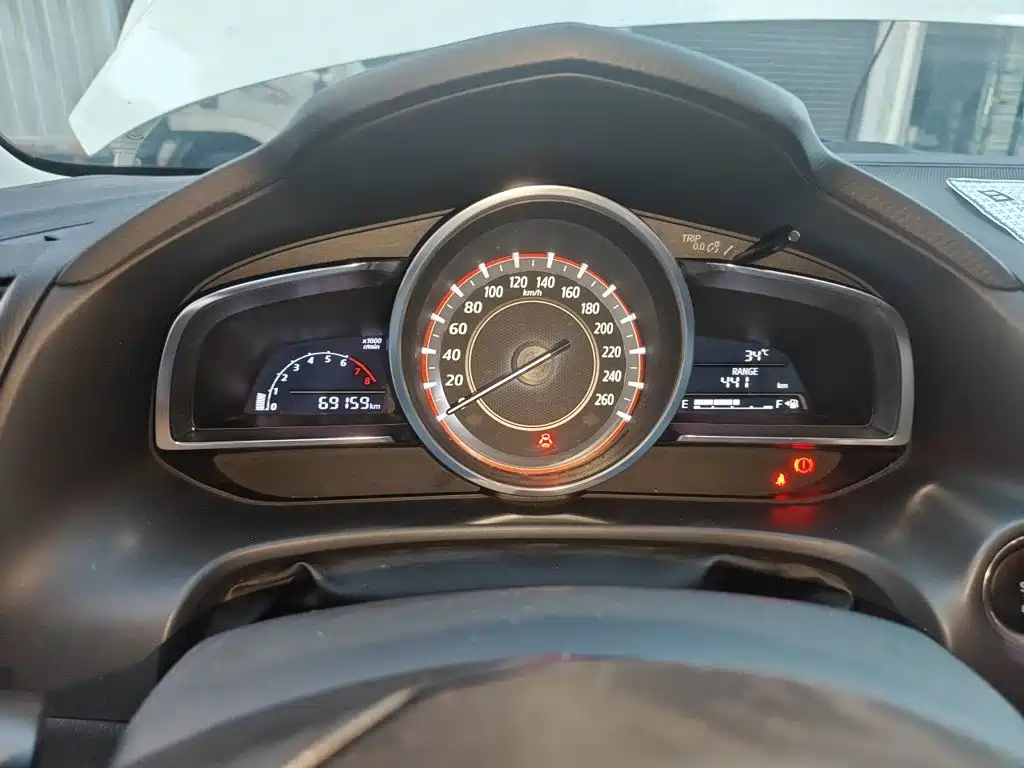 Mazda 3 Axela 2015