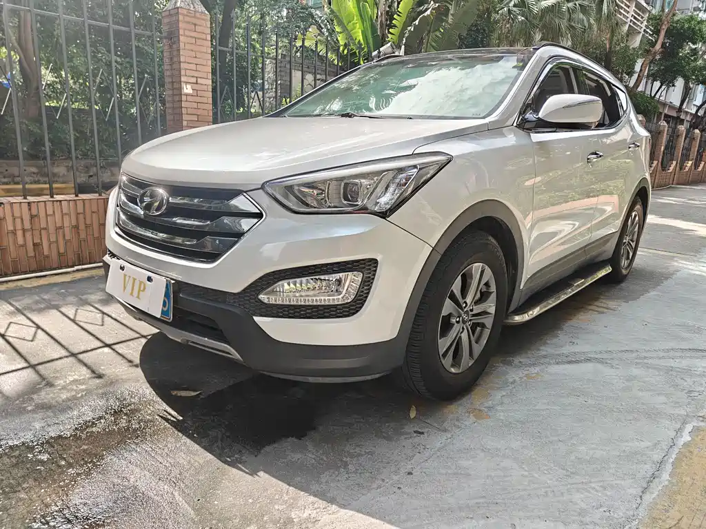 Hyundai Santa Fe 2015 — фото 1