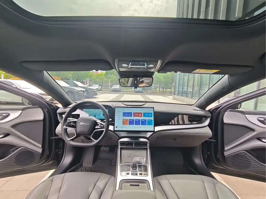 BYD Seal 07 DM-i 2024 — фото 9