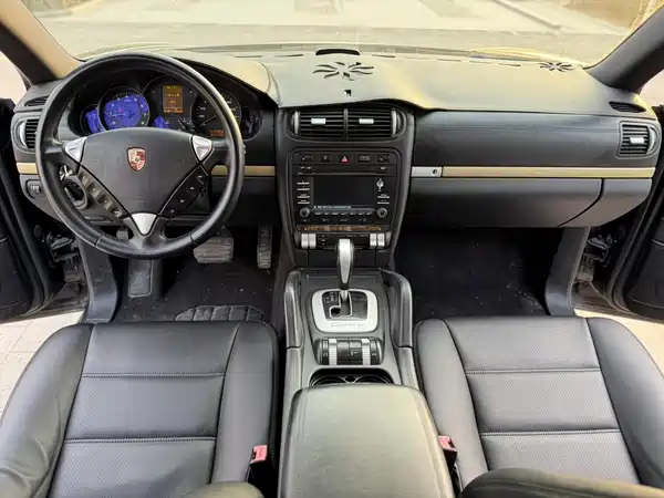 Porsche Cayenne 2010
