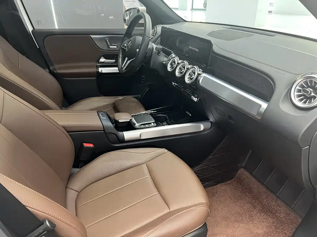 Mercedes-Benz GLB 2023 — фото 14