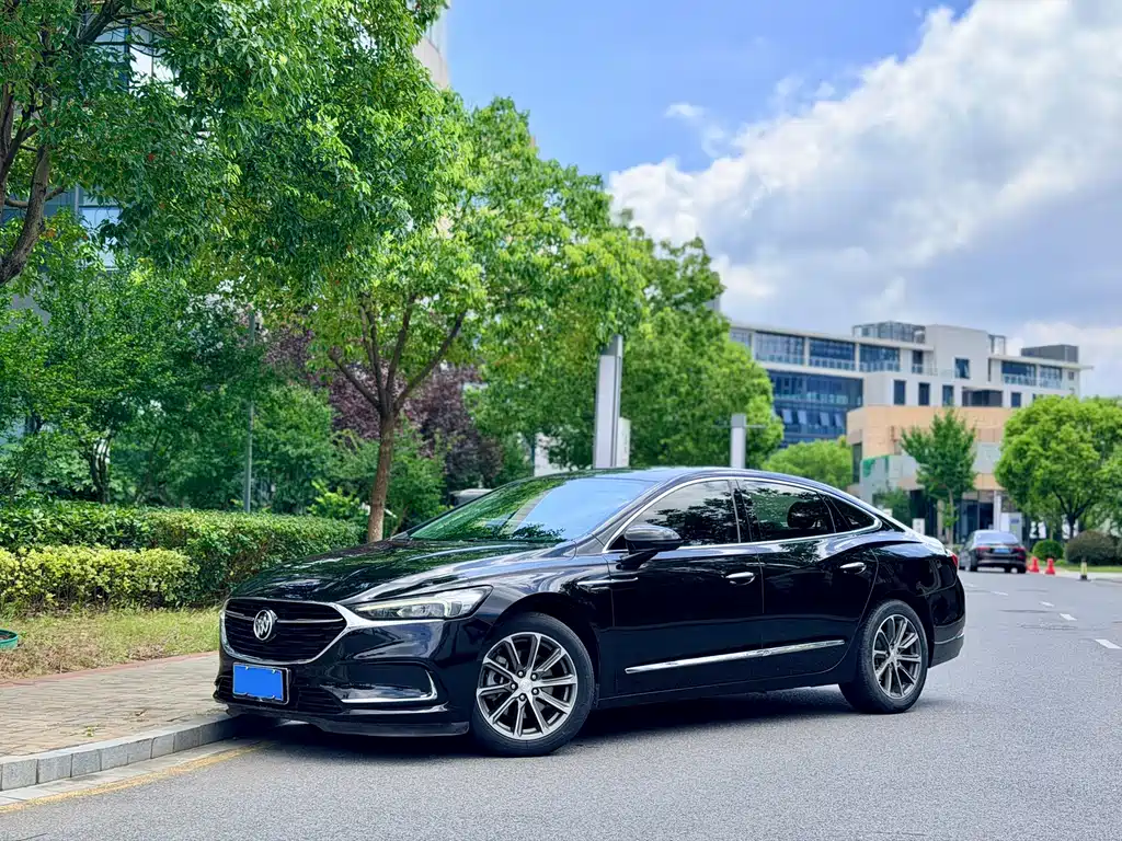 Buick LaCrosse 2020 — фото 1