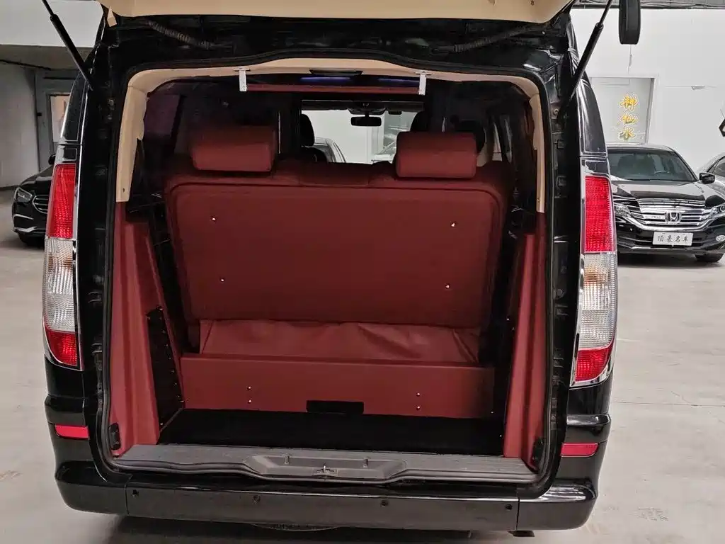 Mercedes-Benz Viano 2016 — фото 14