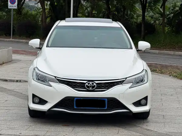 Toyota Reiz 2014