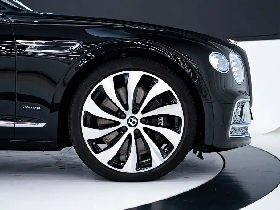 Bentley Flying Spur 2024 — фото 25