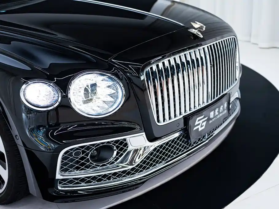 Bentley Flying Spur 2024 — фото 22