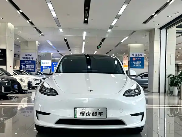Tesla Model Y 2022