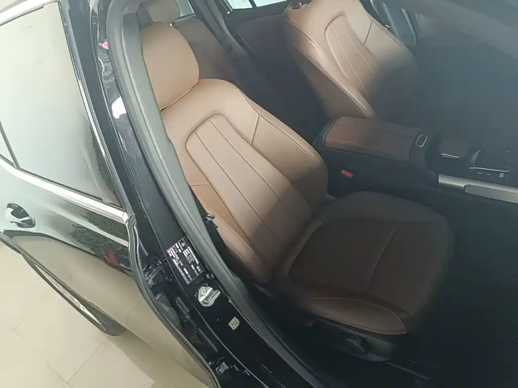 Mercedes-Benz GLB 2023 — фото 25