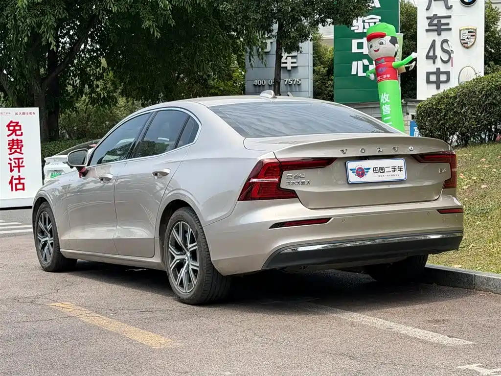 Volvo S60 2025 — фото 4