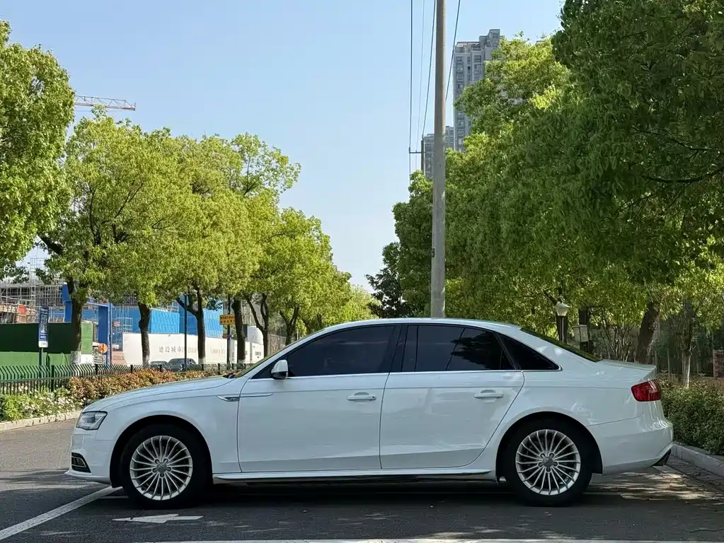 Audi A4L 2014