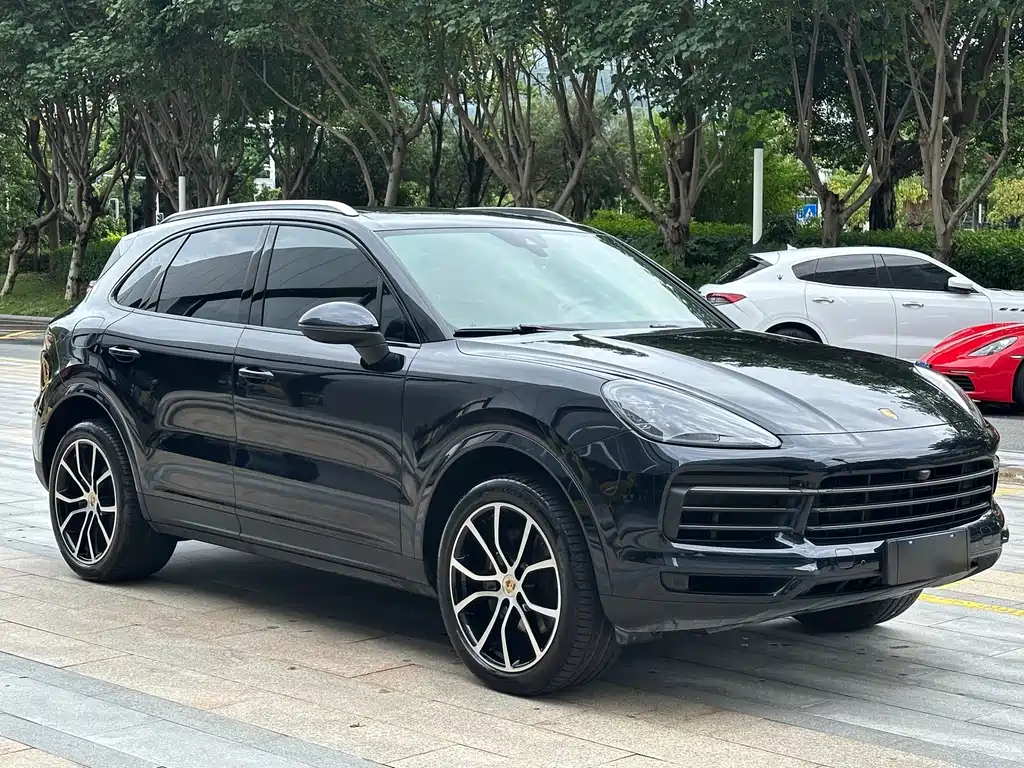 Porsche Cayenne 2023 — фото 3