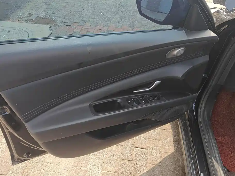 Hyundai Elantra 2023
