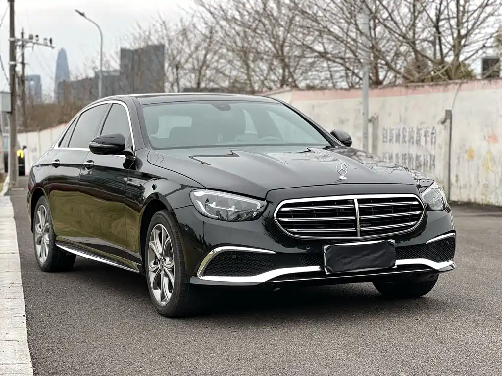 Mercedes-Benz E-Class 2023 — фото 3