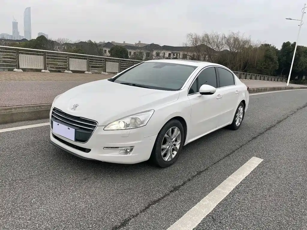 Peugeot 508 2013 — фото 11