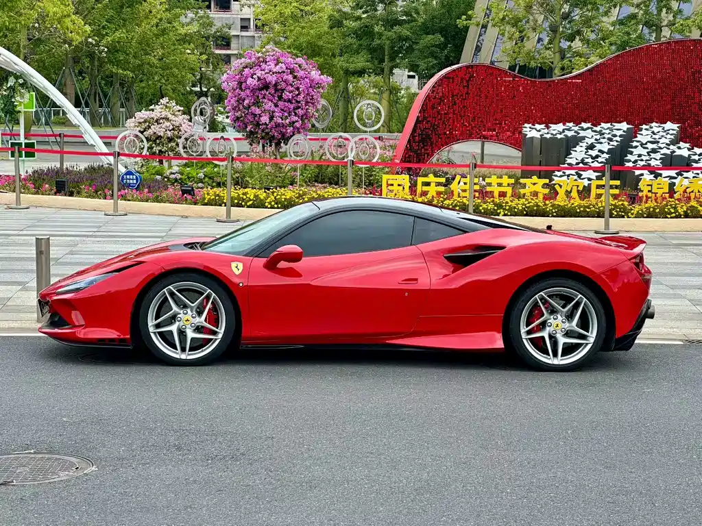 Ferrari F8 2022 — фото 2