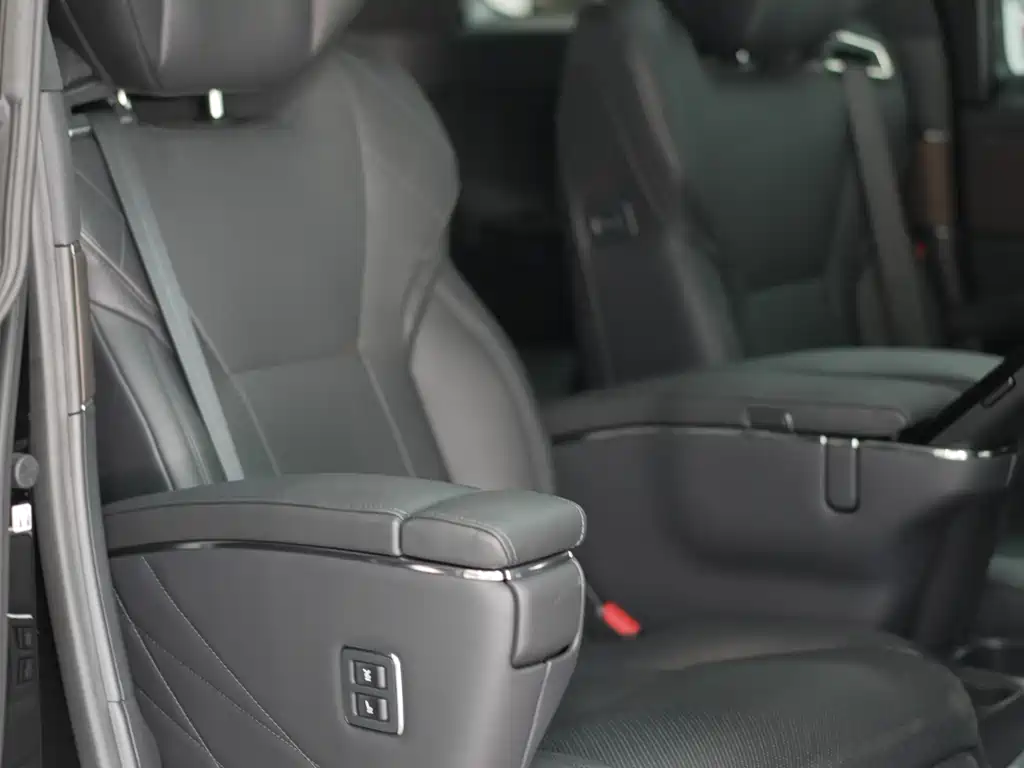 Toyota Vellfire — фото 15