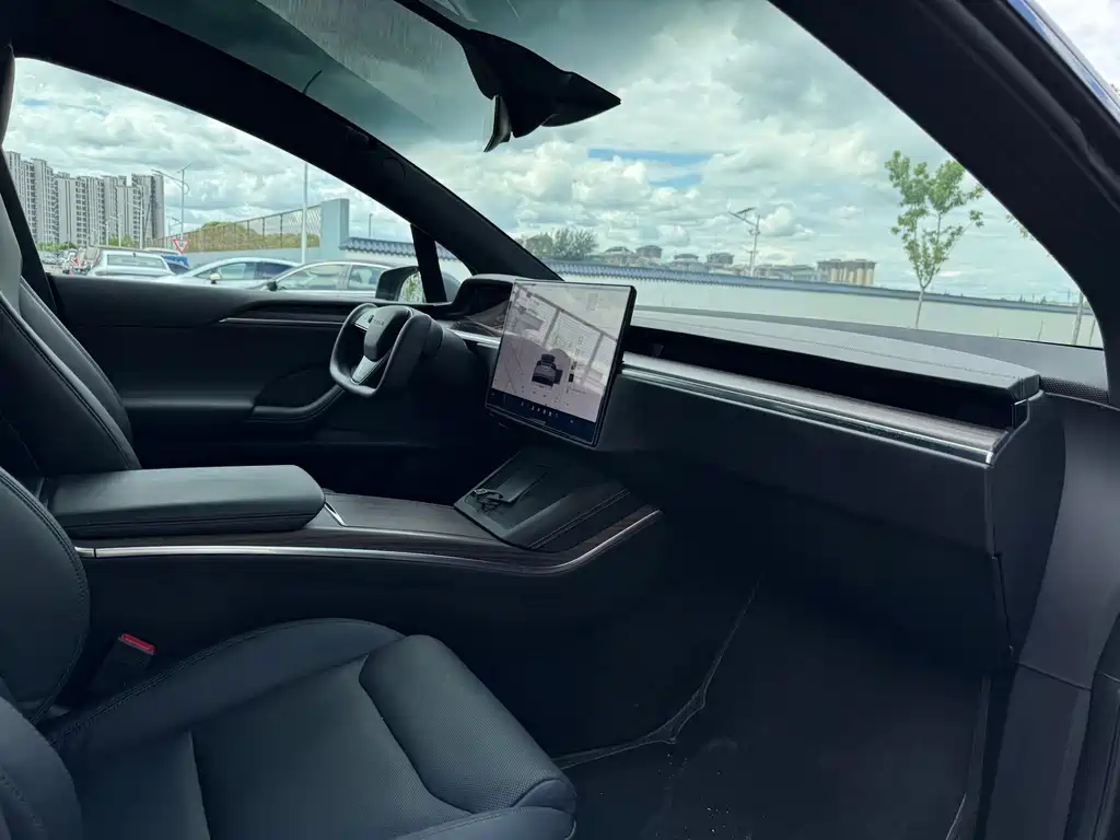 Tesla Model X 2023 — фото 17