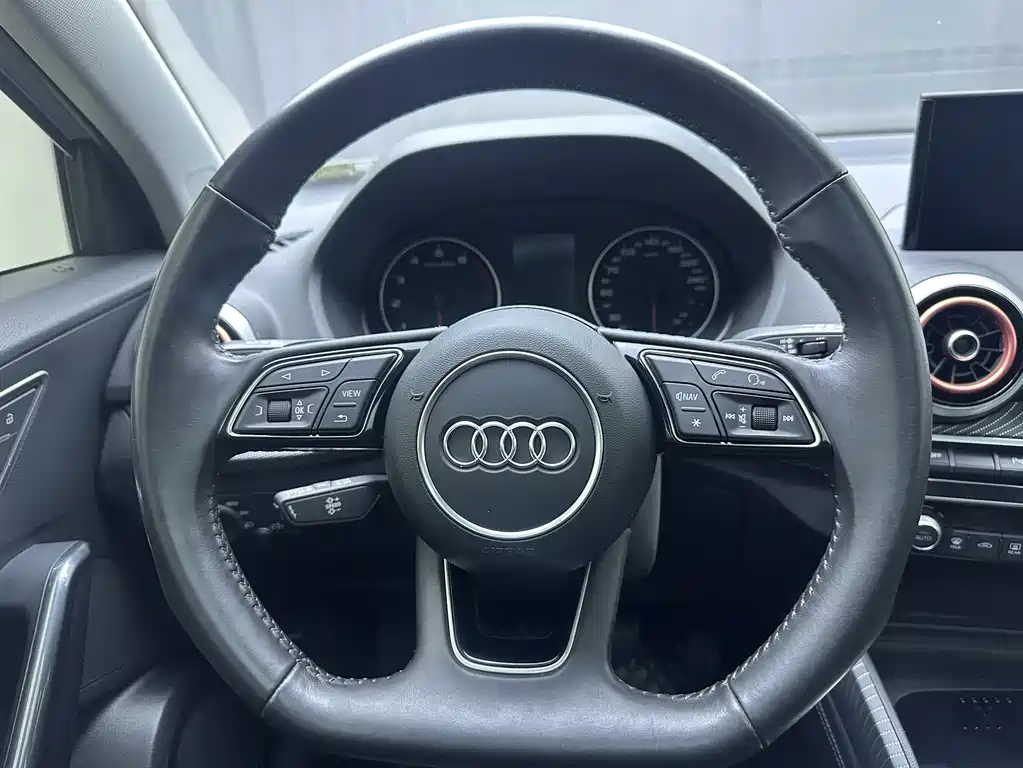 Audi Q2L 2022 — фото 12