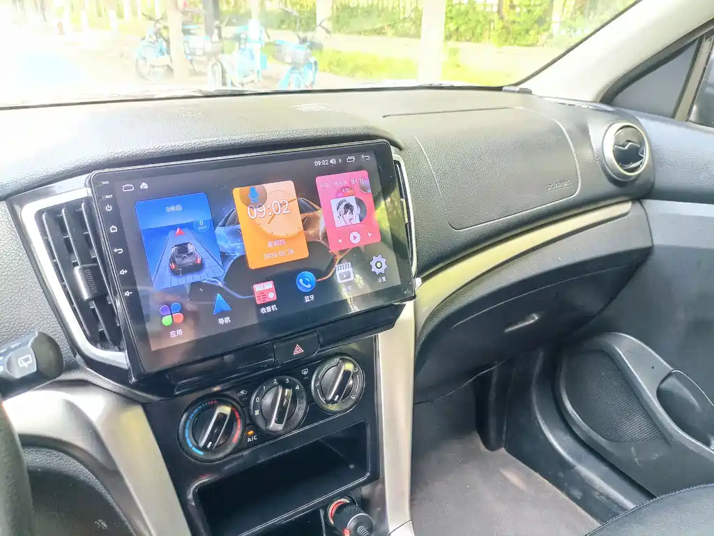 Venucia T70 2018 — фото 25