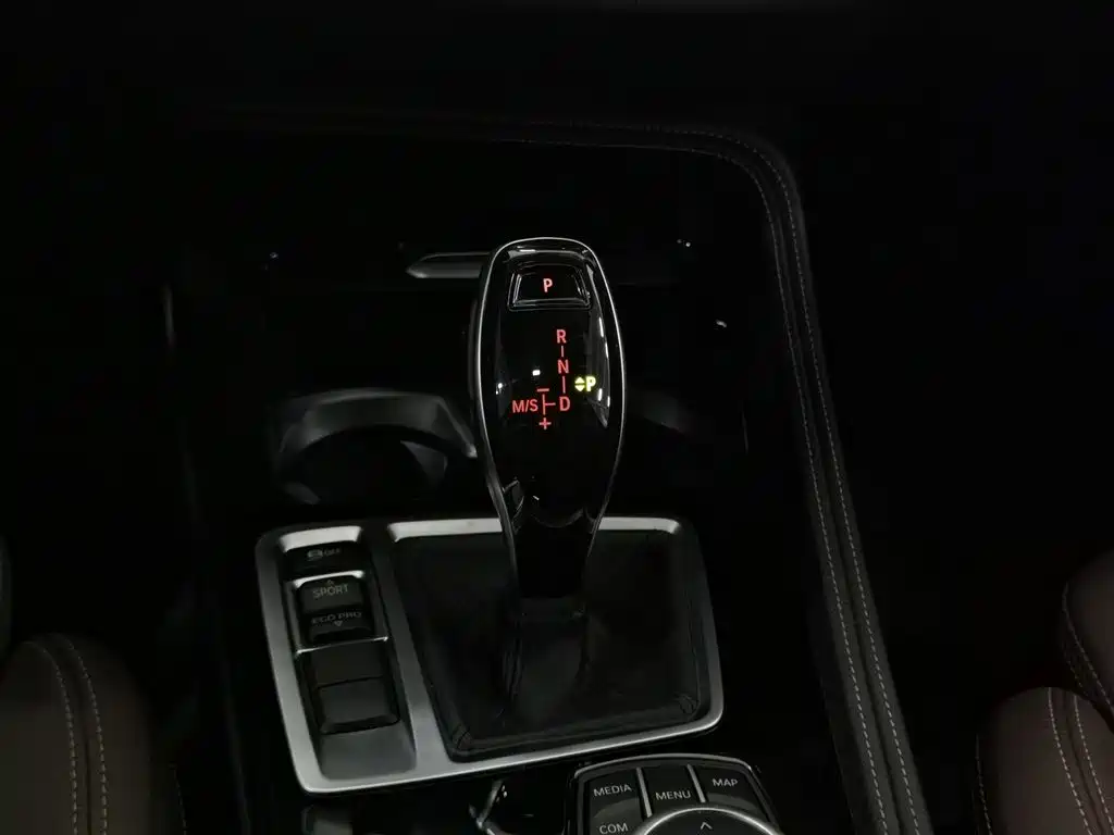 BMW 1 Series 2021 — фото 13