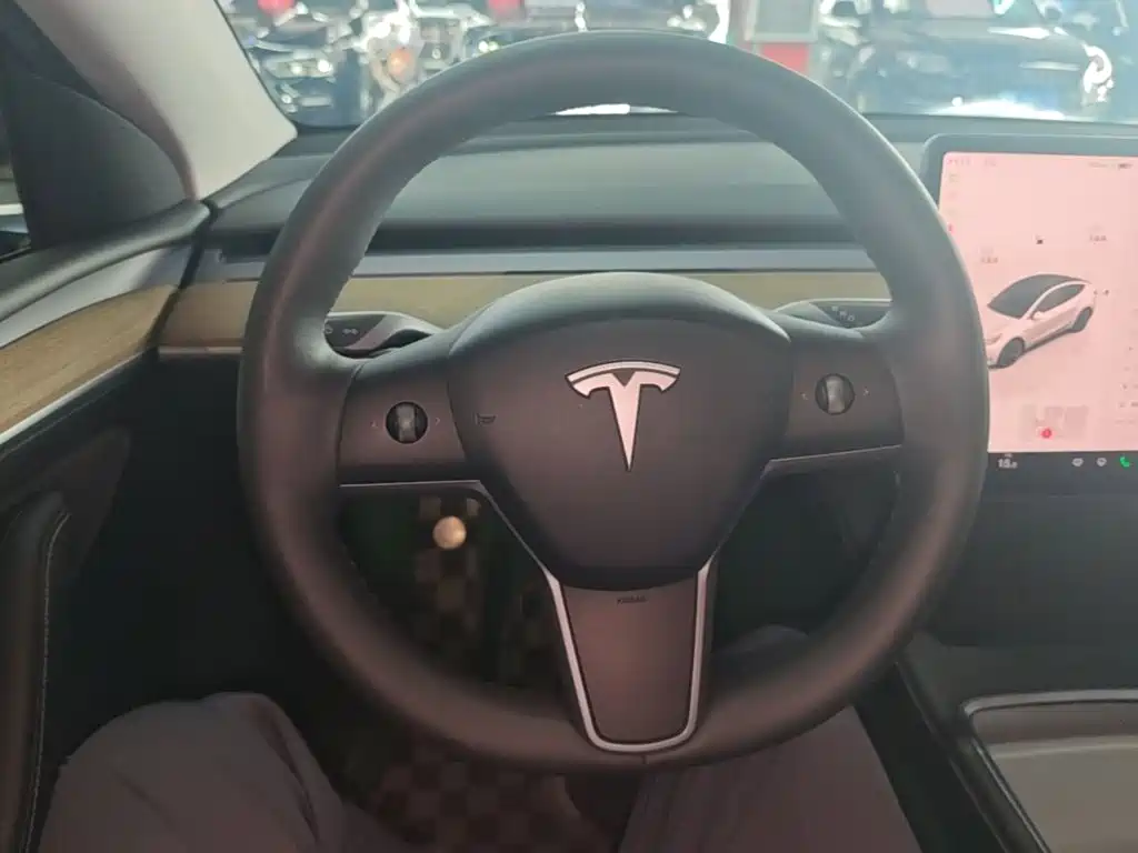 Tesla Model Y 2022 — фото 11