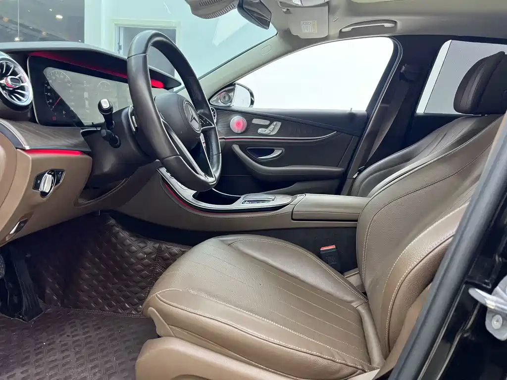 Mercedes-Benz E-Class 2023 — фото 6