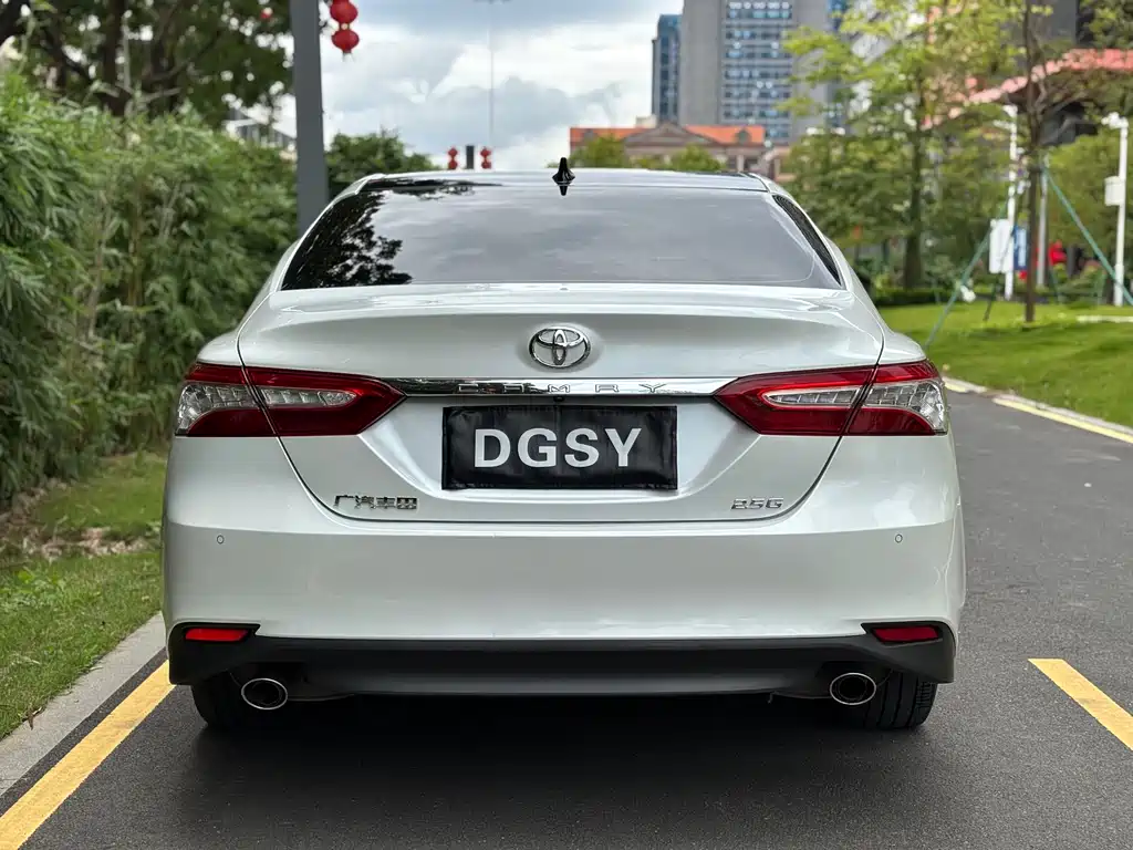 Toyota Camry 2022 — фото 25