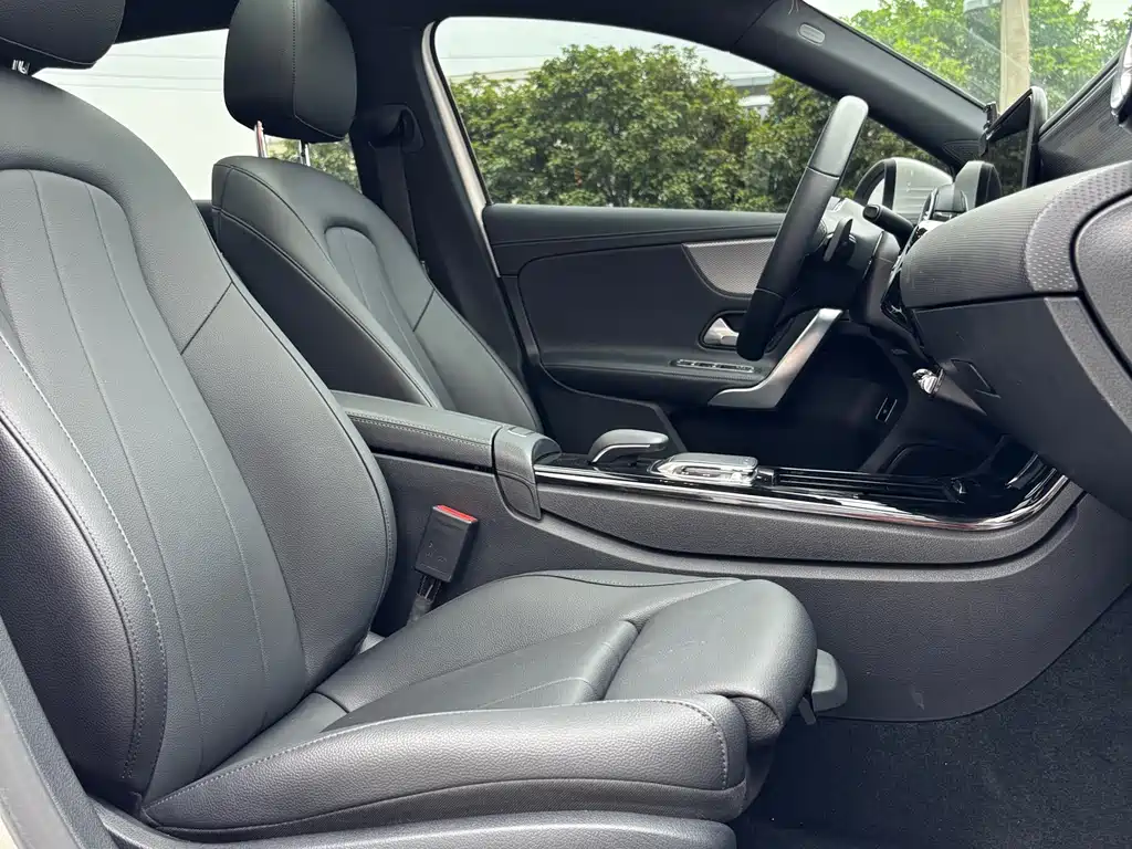 Mercedes-Benz A-Class 2020 — фото 17