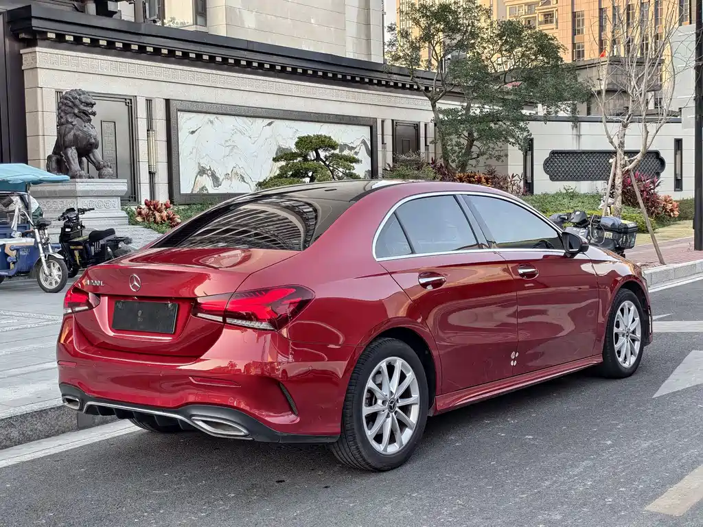 Mercedes-Benz A-Class 2019 — фото 10