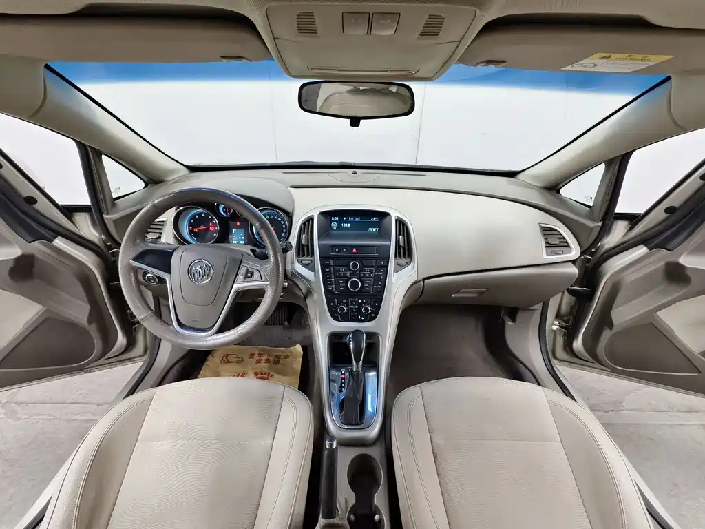 Buick Excelle 2014 — фото 9