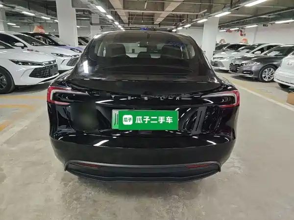 Tesla Model 3 2024
