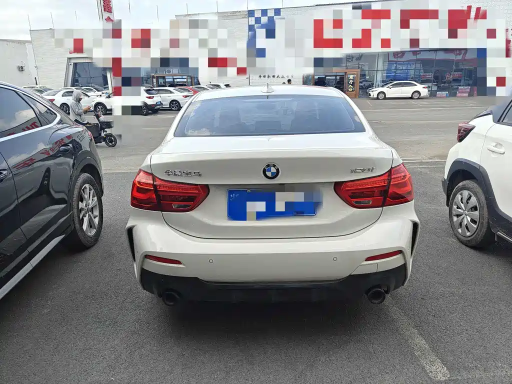 BMW 1 Series 2022 — фото 11