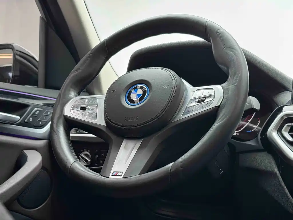 BMW iX3 2022 — фото 11