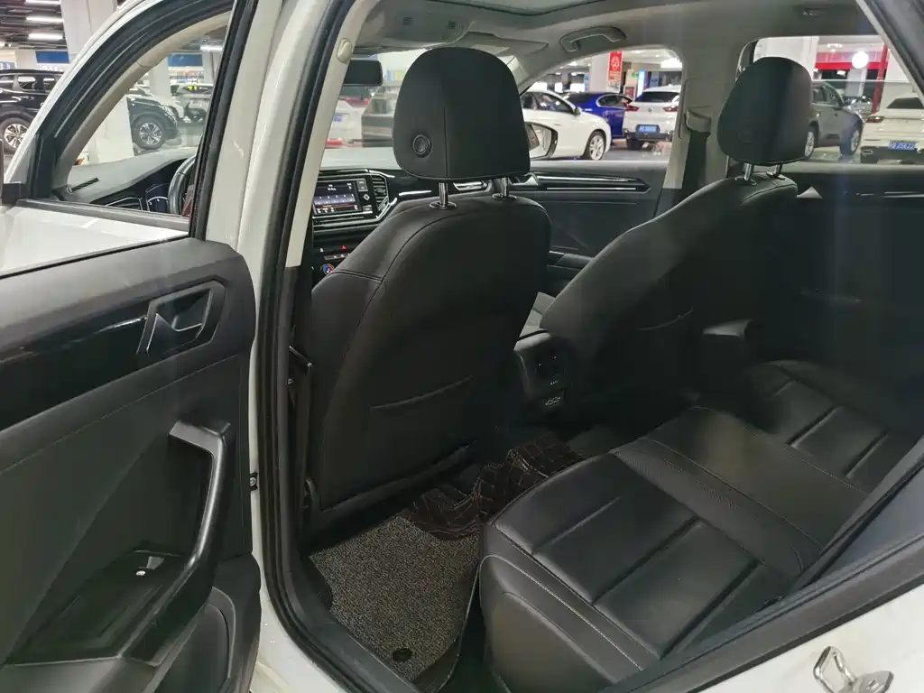 Volkswagen T-Roc 2019