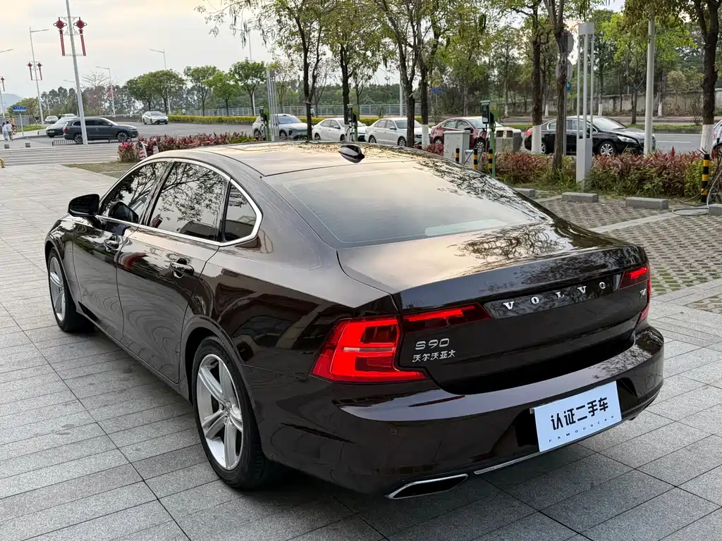 Volvo S90 2017 — фото 10