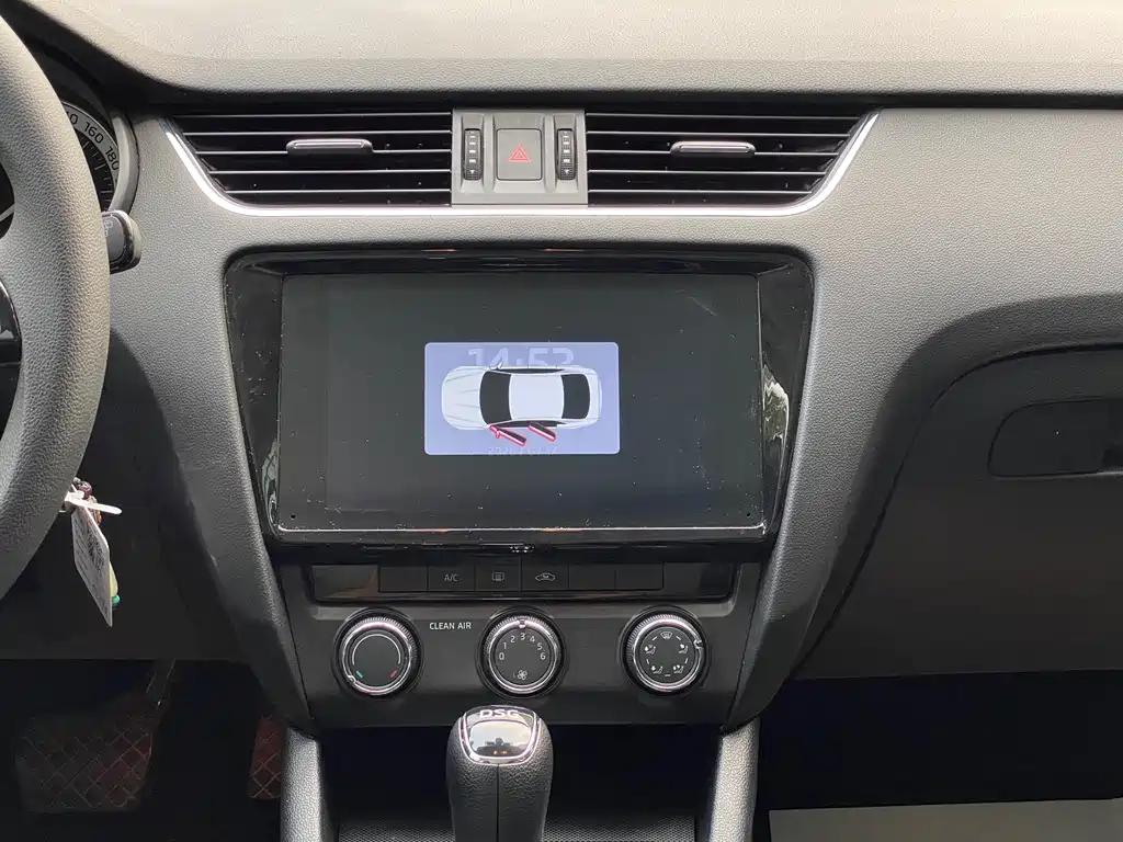 Skoda Octavia 2020 — фото 17
