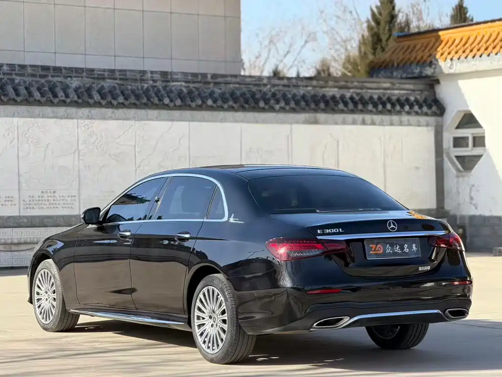 Mercedes-Benz E-Class 2023 — фото 14