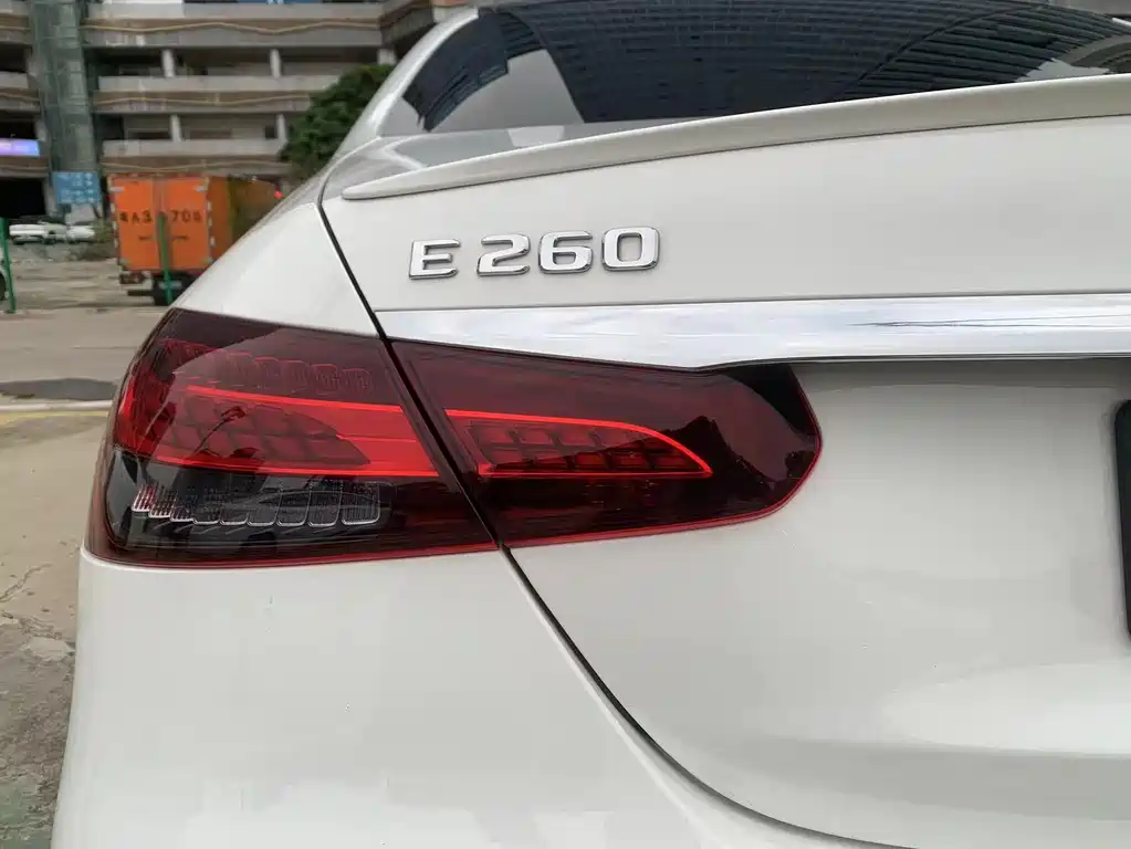 Mercedes-Benz E-Class 2021 — фото 19
