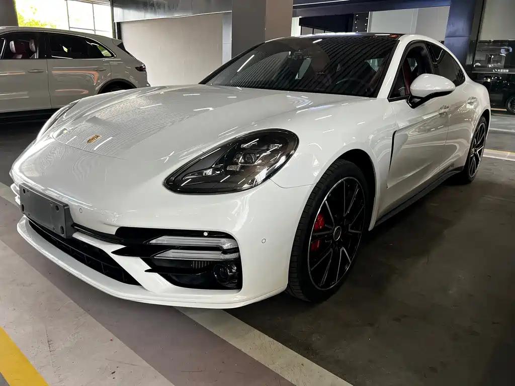 Porsche Panamera 2022