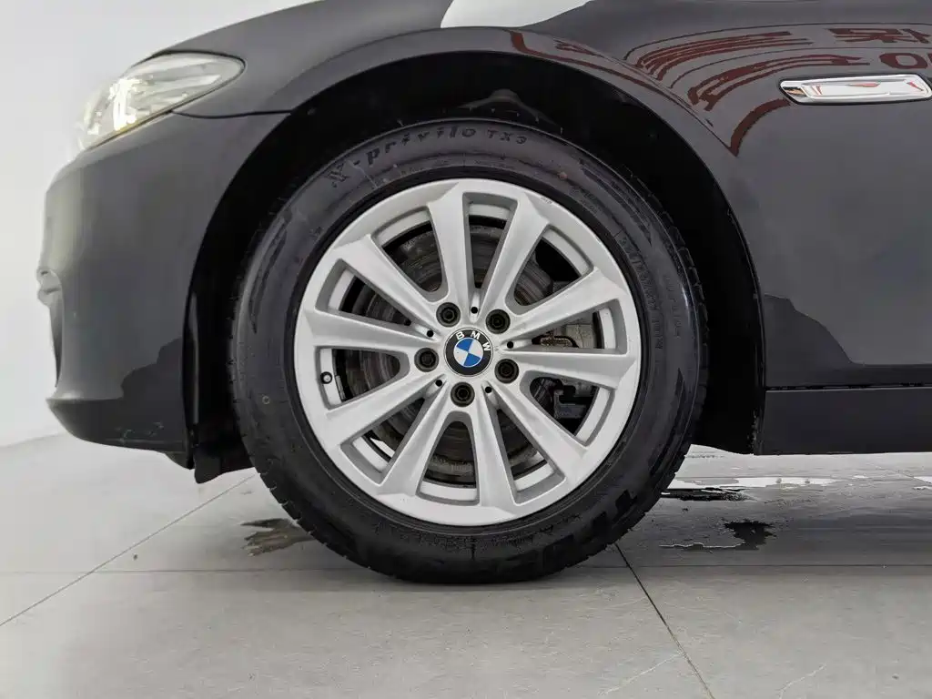 BMW 5 Series 2014 — фото 17