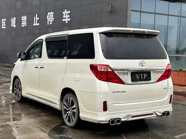 Toyota Alphard 2015