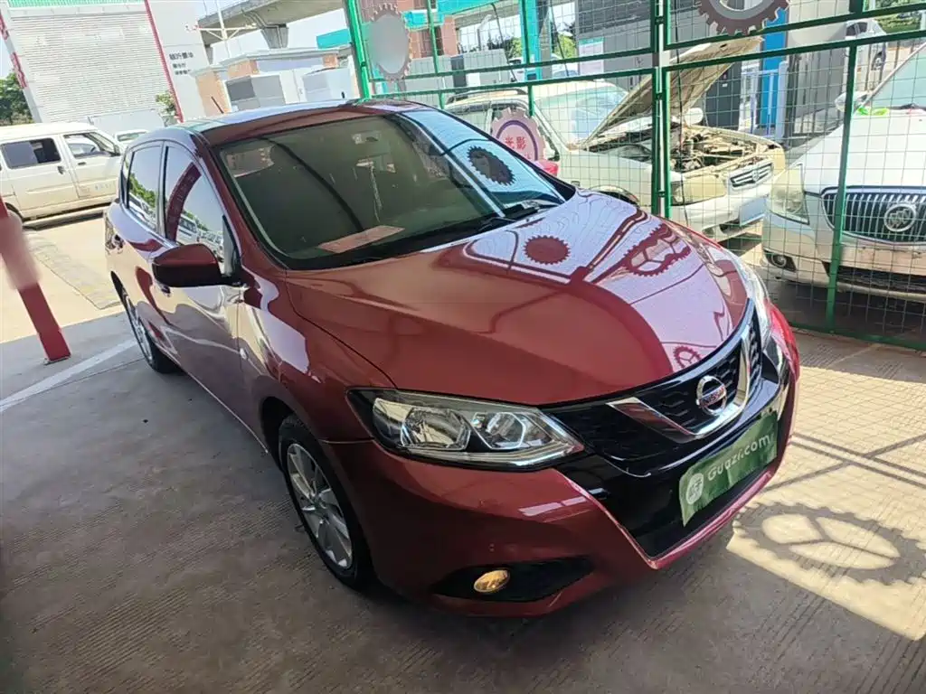 Nissan Tiida 2017 — фото 4