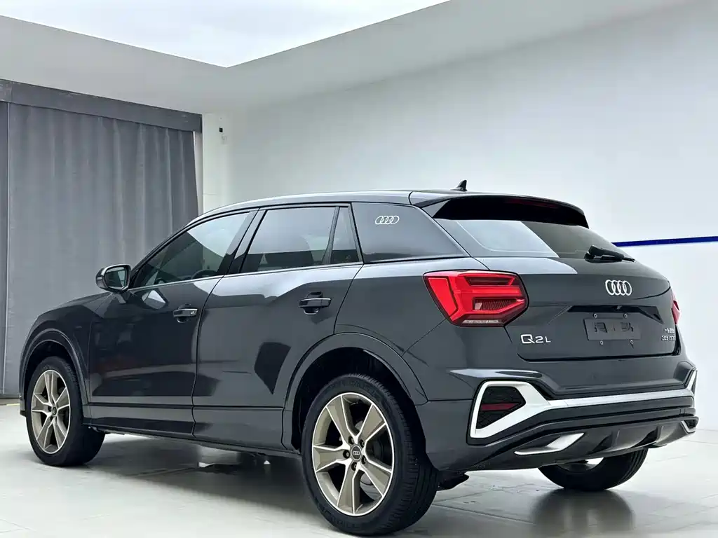 Audi Q2L 2022 — фото 4